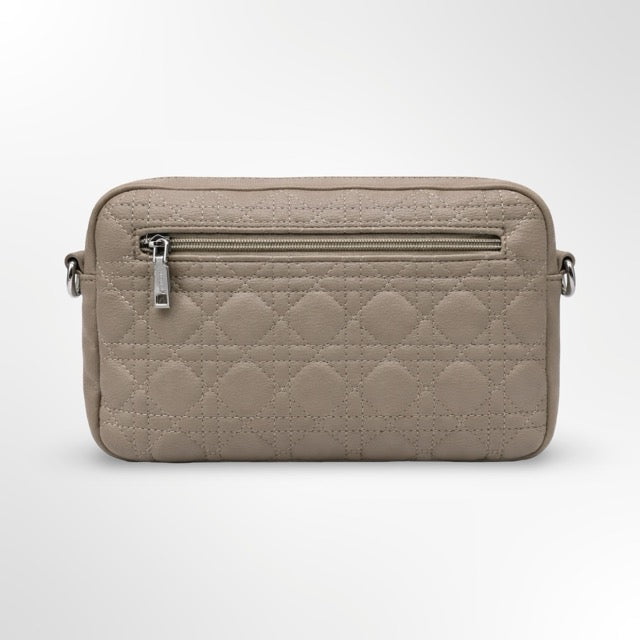 ✨ תיק צד BIAGINI – קטן בגודל, גדול בסטייל ✨ לורן