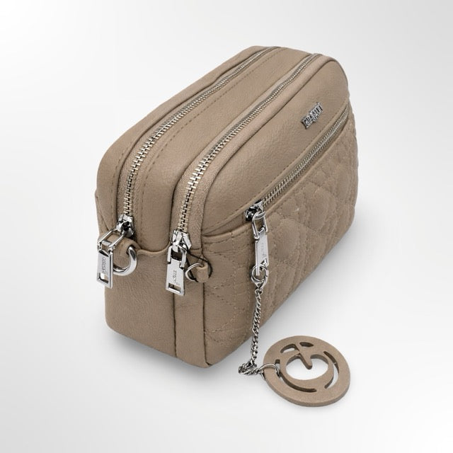 ✨ תיק צד BIAGINI – קטן בגודל, גדול בסטייל ✨ לורן