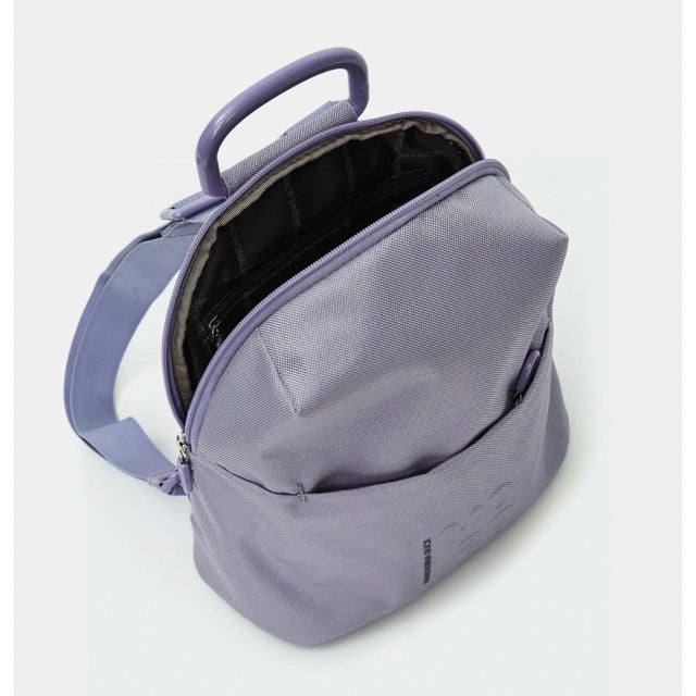MANDARINA DUCK   תיק גב פנאי לנשים במגוון צבעים